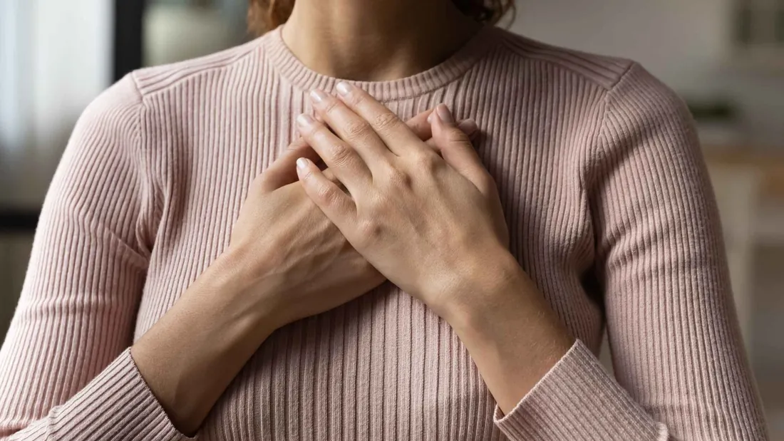 Coração de mulher: Por que os sintomas do infarto feminino são diferentes?