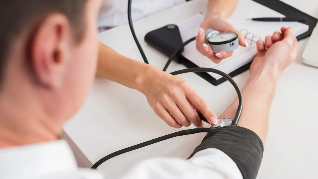 Hipertensão Arterial e saúde vascular: como o controle da pressão protege suas veias e artérias