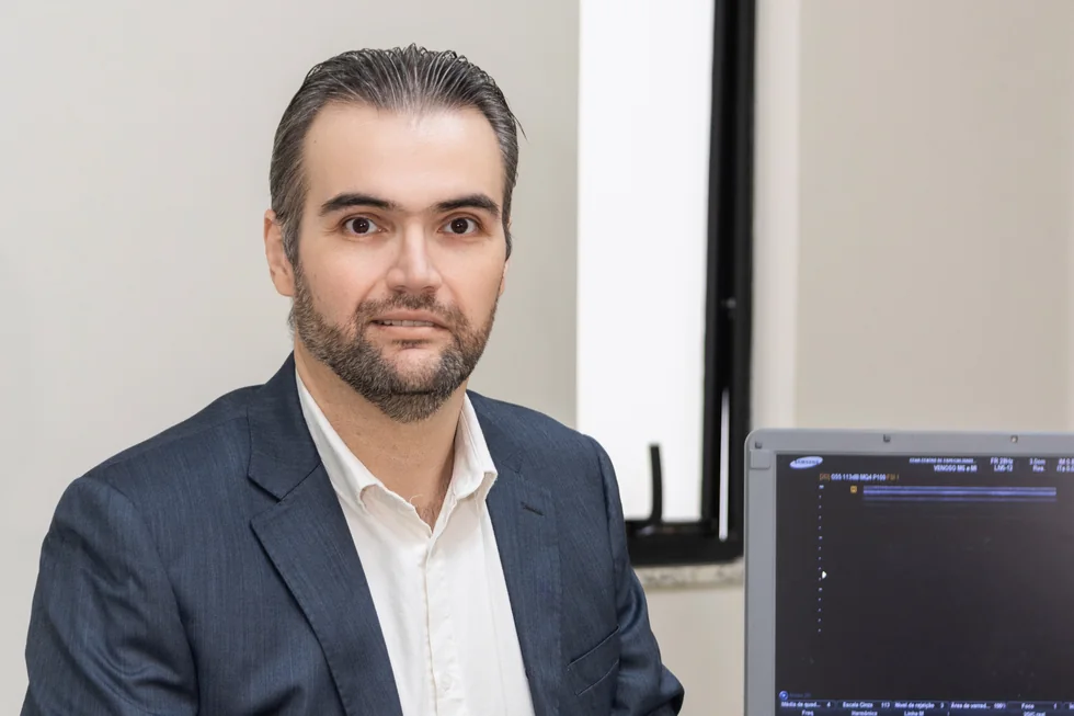 Cirurgia de aneurismas — Dr. Antônio Queiróz