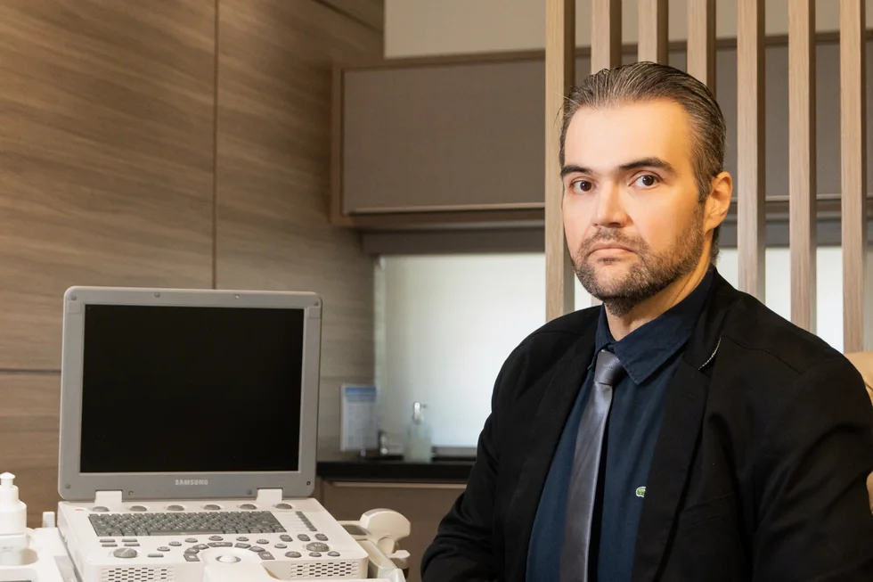 Cirurgia de carótidas e prevenção do AVC — Dr. Antônio Queiróz
